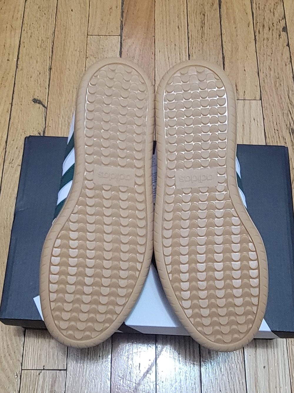 Adidas Men’s White & Green Classic Leather Sneakers - Picture 6 of 8